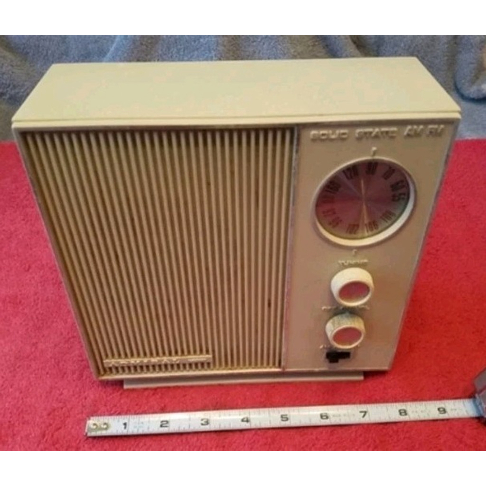 Vintage ADMIRAL CORP SOLID STATE AM FM RADIO